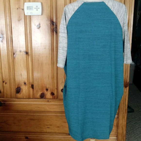 LuLaRoe contrast sleeve Irma tunic tee size S - Picture 4 of 8